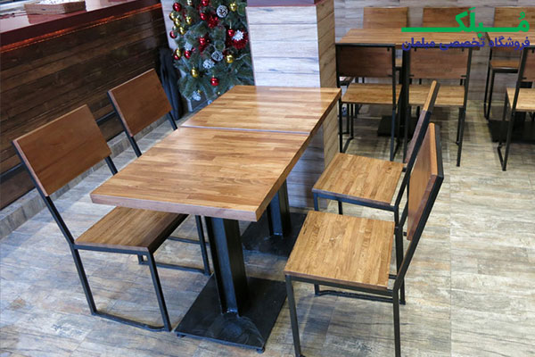 چیدمان ست میز و صندلی غذاخوری دو نفره پایه فلزی جهانتاب مدل 1027S